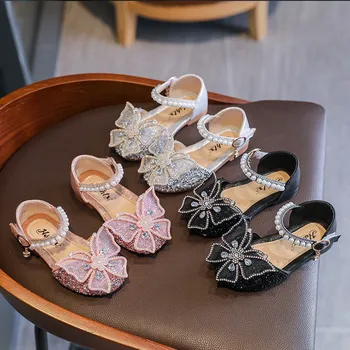 Сандалии для девочек 2023 Летние Новые Модные Туфли принцессы с бантом на мягкой подошве с яркими бриллиантами для танцев, обувь для выступлений