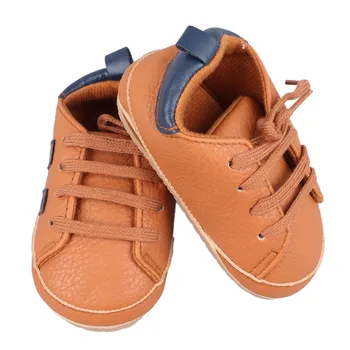 Детские кроссовки на мягкой подошве, милые модные повседневные туфли из искусственной кожи на плоской подошве со шнуровкой для вечеринки