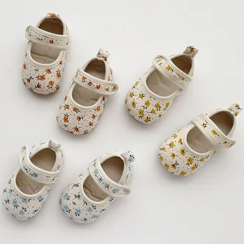 Обувь для новорожденных с цветочным принтом для младенцев 2023 Весна-осень, первые ходунки для малышей, мягкая резиновая подошва, противоскользящие кроссовки для пола