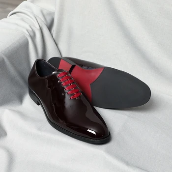 Прямая поставка, Высококачественные Мужские Свадебные модельные туфли на шнуровке в Классическом Европейском стиле, Новые Однотонные Оксфорды из натуральной лакированной кожи