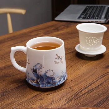 Керамическая мастер-чашка в дворцовом стиле с крышкой, Цветная эмалевая чайная чашка с внутренним фильтром, чайная чашка большой емкости, китайский чайный сервиз